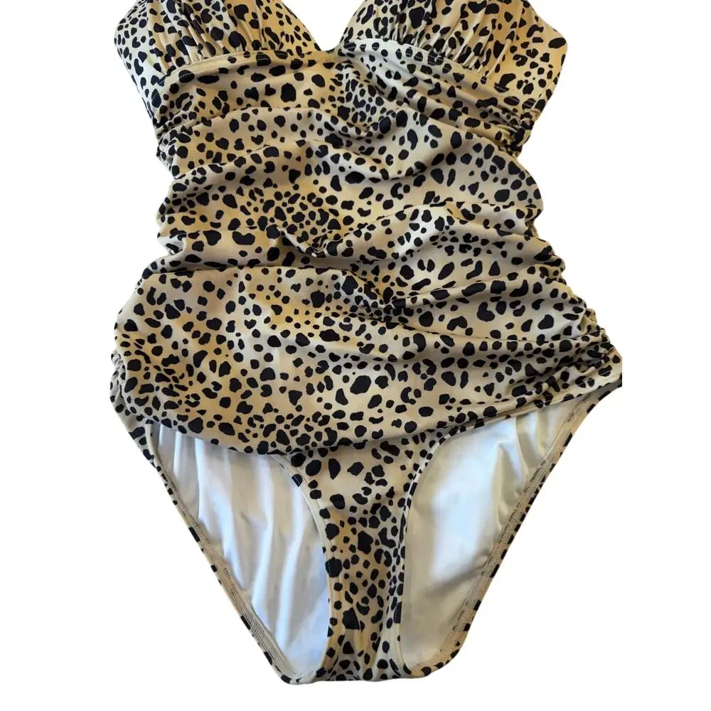 Victoria’s Secret Leopard One Piece Swimsuit Ruched Halter Small Swim halter